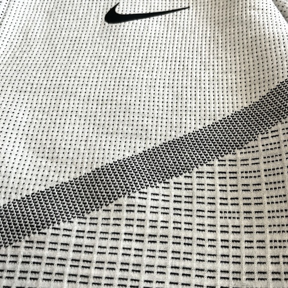 Nike Tech - Dri Fit - Hoodie zip up - grey knit - Size Medium - Picture 5 of 6